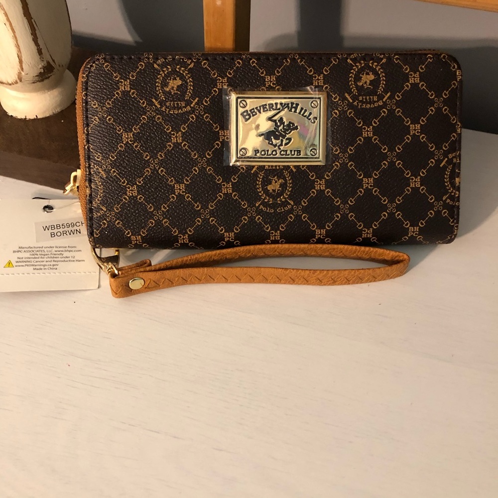 NWT Beverly Hills Polo Club Wristlet